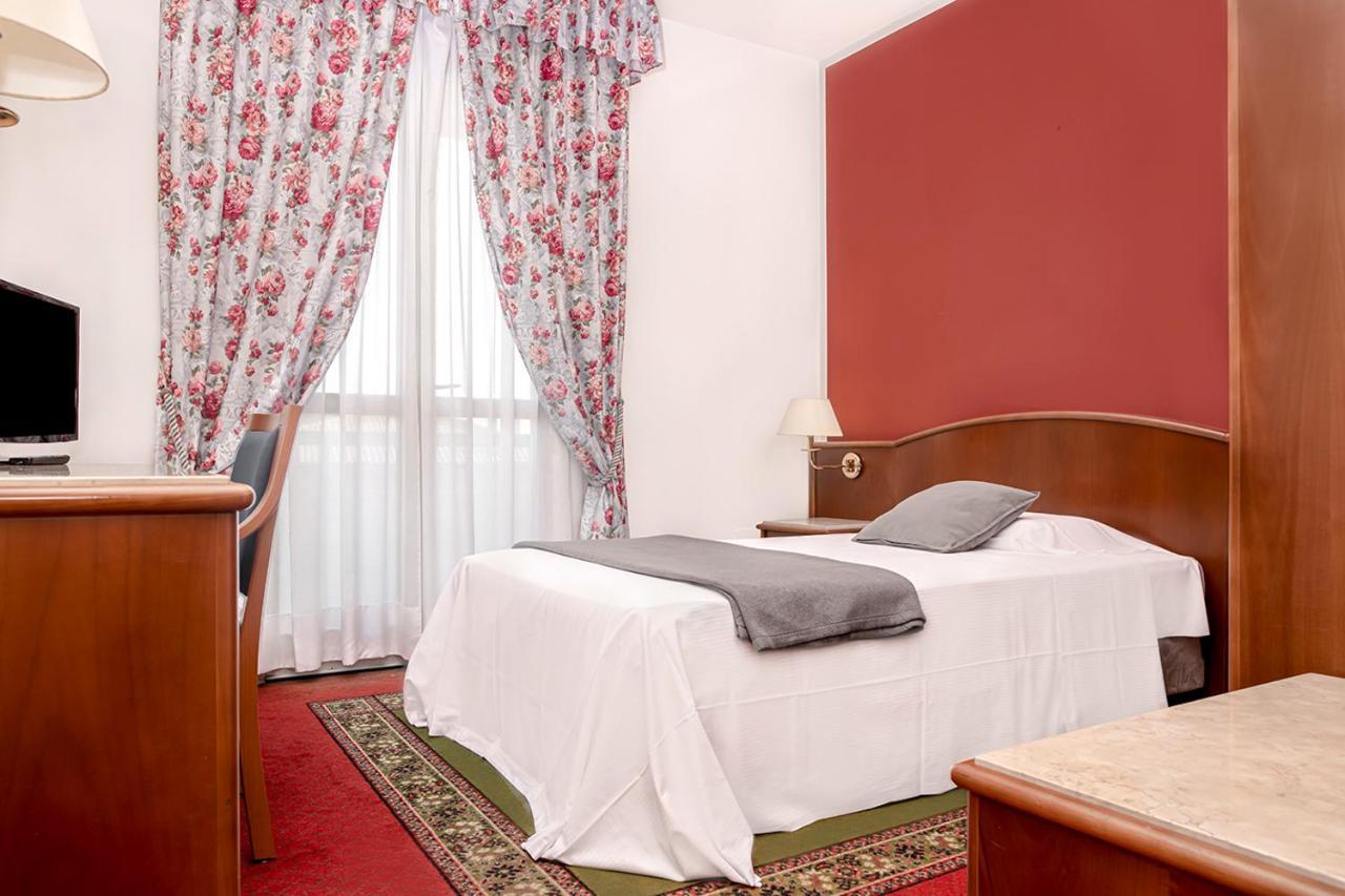 Poli Hotel
